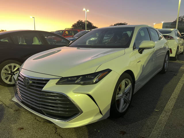 2020 Toyota Avalon Hybrid Limited FWD photo