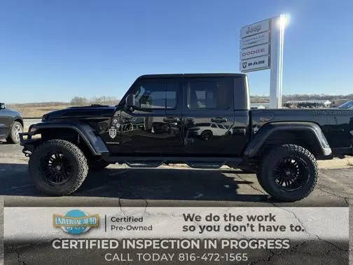 2020 Jeep Gladiator Overland 4WD photo