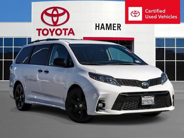 2020 Toyota Sienna SE FWD photo