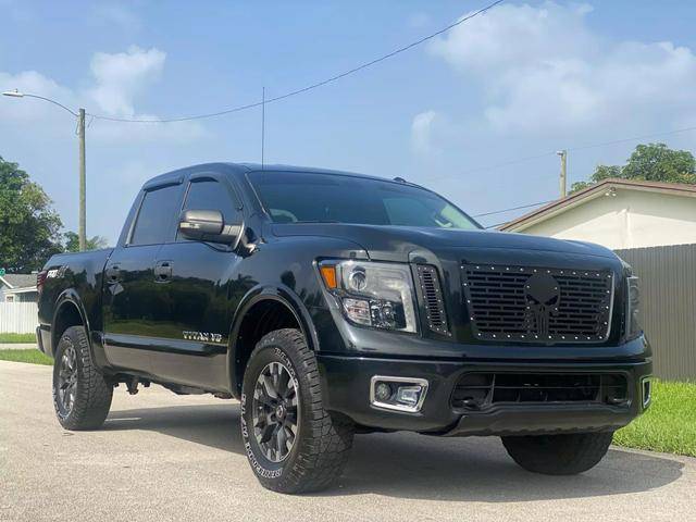 2019 Nissan Titan PRO-4X 4WD photo