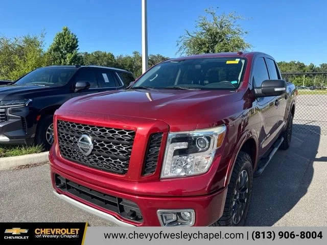 2019 Nissan Titan PRO-4X 4WD photo