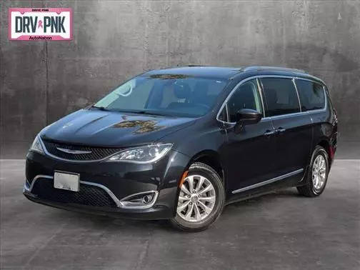 2019 Chrysler Pacifica Minivan Touring L FWD photo