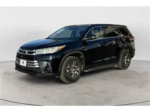 2019 Toyota Highlander LE FWD photo