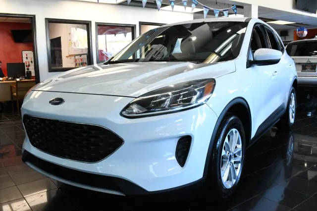 2020 Ford Escape SE AWD photo