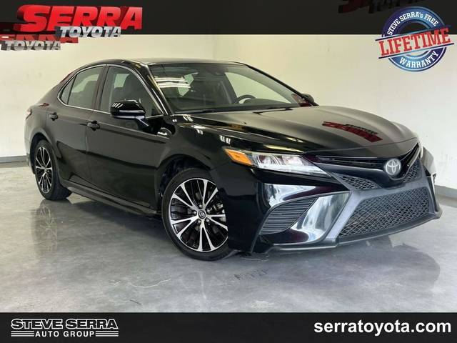 2020 Toyota Camry SE FWD photo
