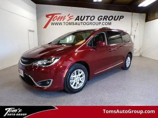 2020 Chrysler Pacifica Minivan Touring L FWD photo