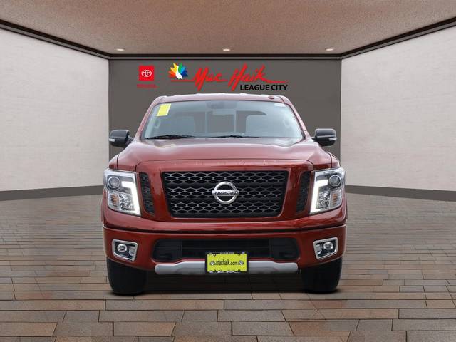 2019 Nissan Titan PRO-4X 4WD photo