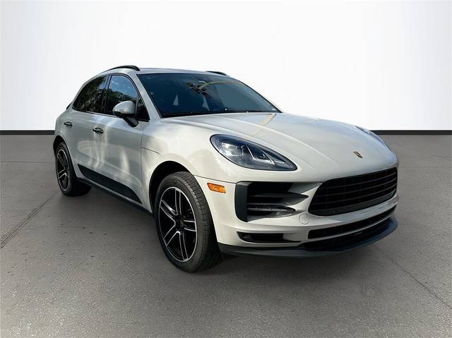 2020 Porsche Macan  AWD photo