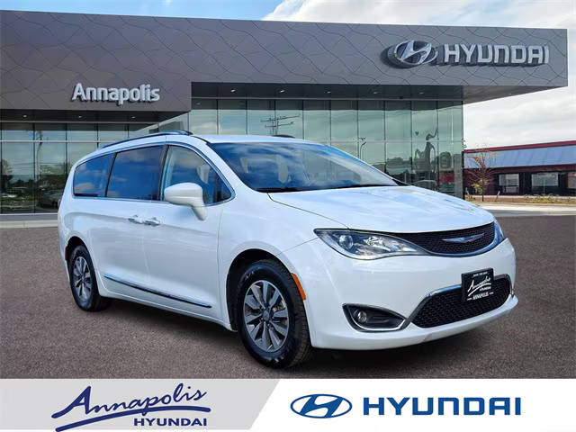 2020 Chrysler Pacifica Minivan Touring L Plus FWD photo