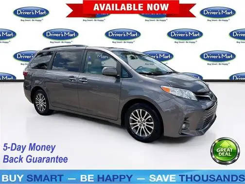 2020 Toyota Sienna XLE FWD photo