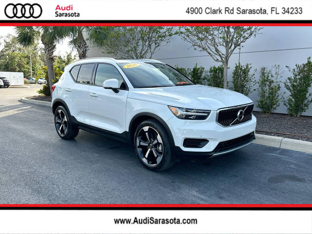 2020 Volvo XC40 Momentum AWD photo