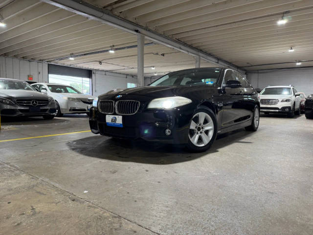 2015 BMW 5 Series 528i RWD photo