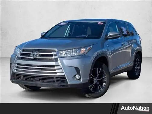 2019 Toyota Highlander LE Plus FWD photo