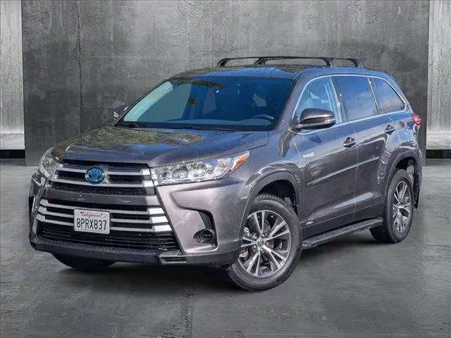 2019 Toyota Highlander Hybrid LE AWD photo