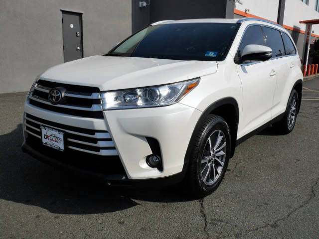 2019 Toyota Highlander XLE AWD photo