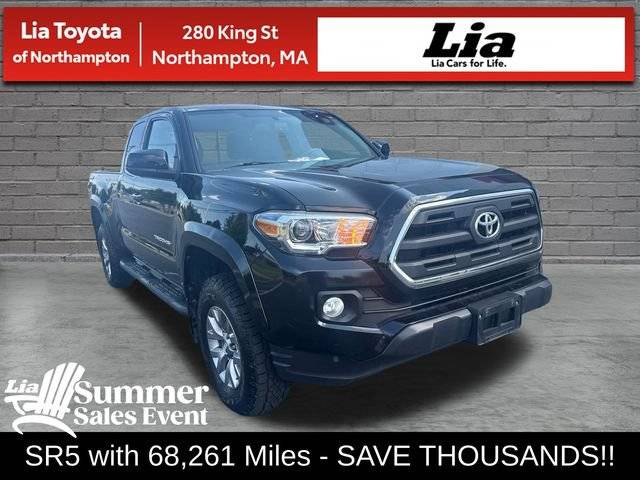 2017 Toyota Tacoma SR5 4WD photo