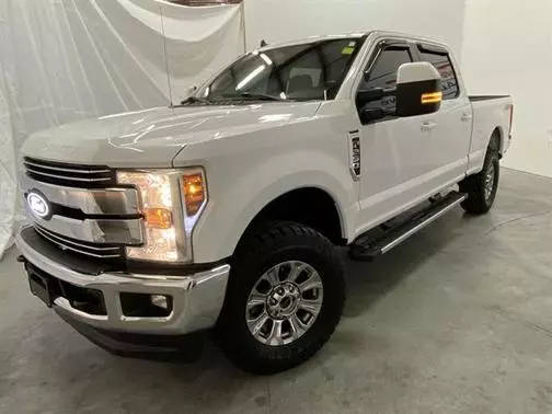 2019 Ford F-250 Super Duty LARIAT 4WD photo