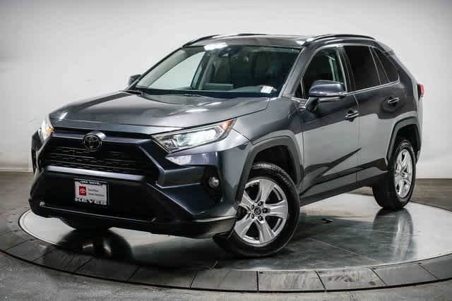 2019 Toyota RAV4 XLE FWD photo