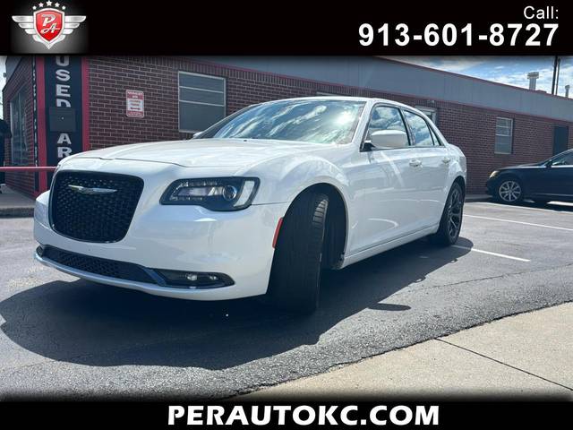 2016 Chrysler 300 300S RWD photo