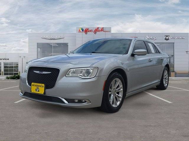 2020 Chrysler 300 Touring RWD photo