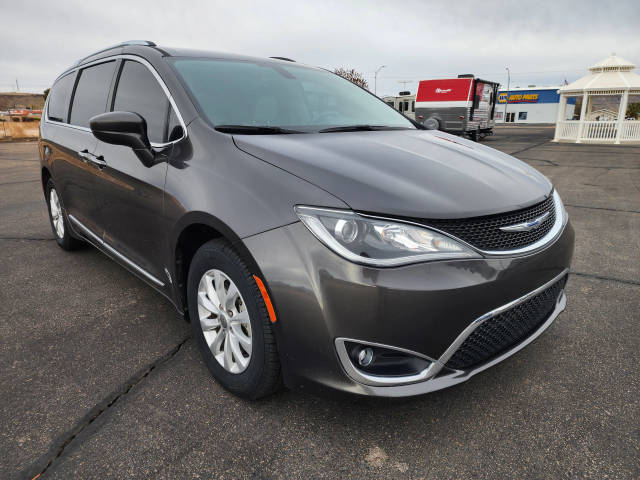 2019 Chrysler Pacifica Minivan Touring L FWD photo