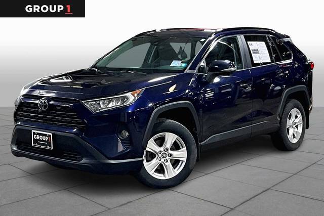 2020 Toyota RAV4 XLE AWD photo