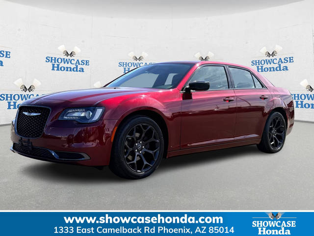 2020 Chrysler 300 Touring RWD photo