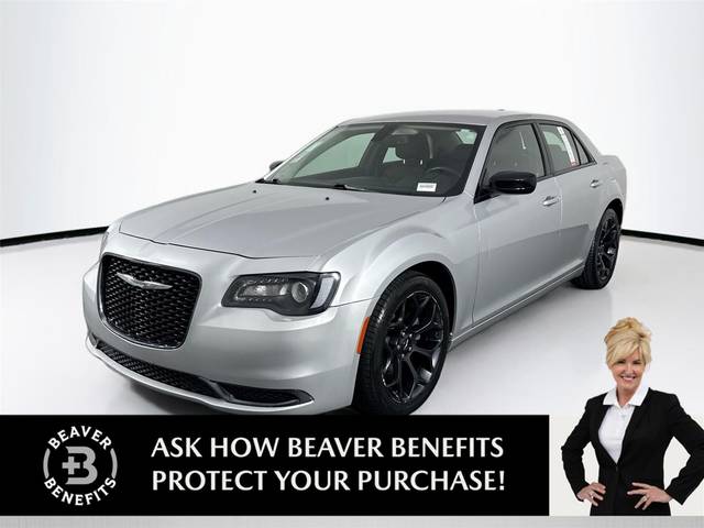 2019 Chrysler 300 Touring RWD photo