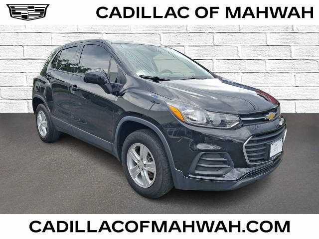 2020 Chevrolet Trax LS AWD photo