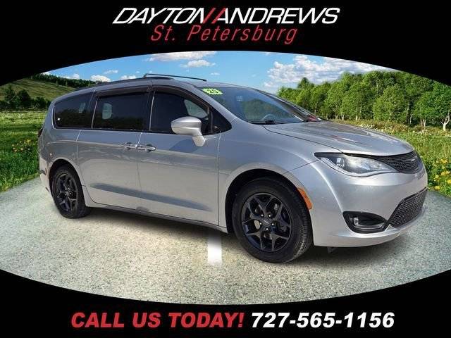 2020 Chrysler Pacifica Minivan Touring L FWD photo