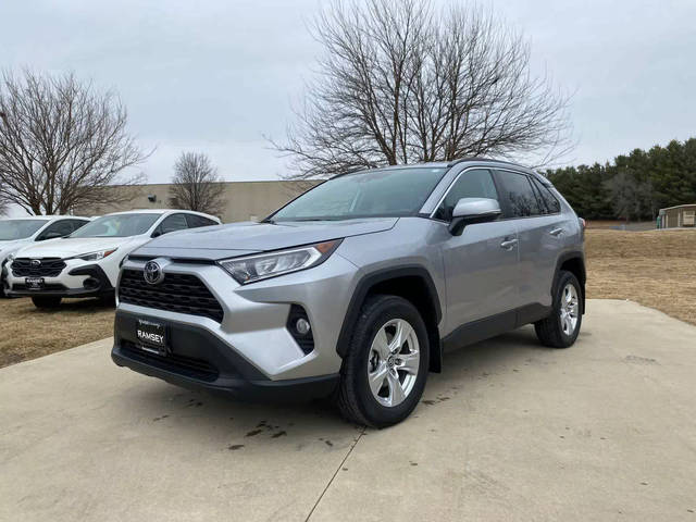 2020 Toyota RAV4 XLE AWD photo