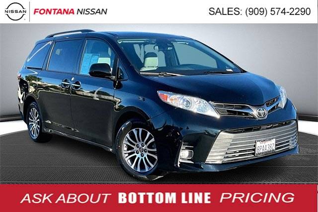2018 Toyota Sienna XLE FWD photo