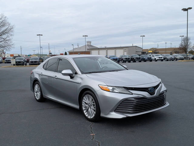 2020 Toyota Camry Hybrid XLE FWD photo