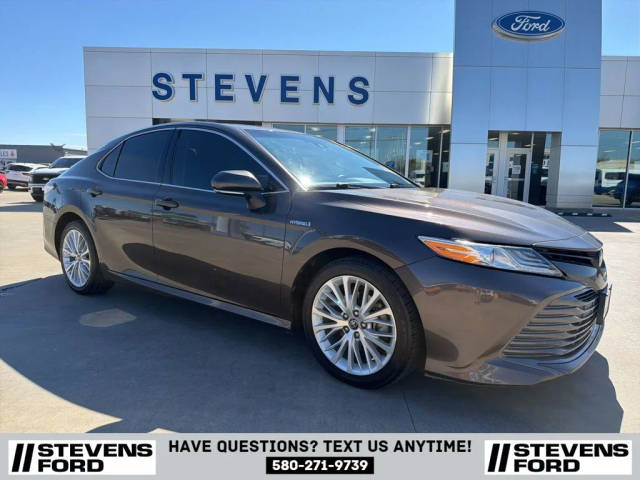 2020 Toyota Camry Hybrid XLE FWD photo