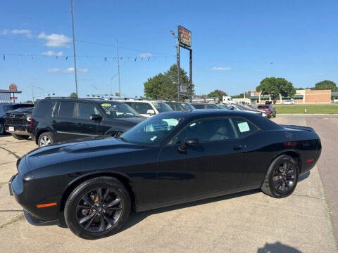 2020 Dodge Challenger SXT AWD photo