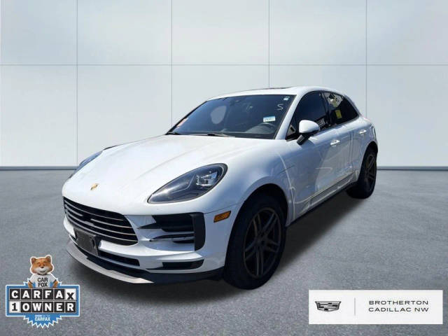 2020 Porsche Macan  AWD photo