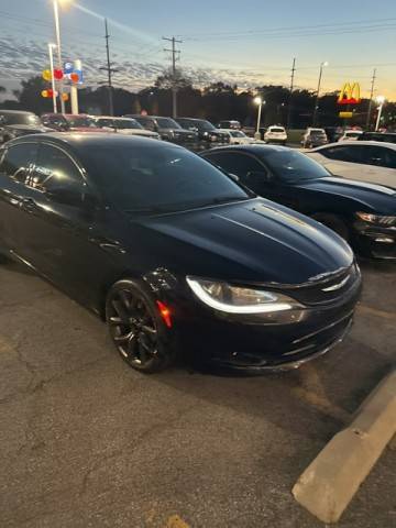 2015 Chrysler 200 S FWD photo