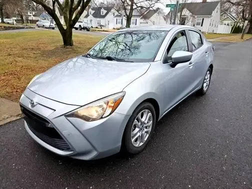 2018 Toyota Yaris  FWD photo