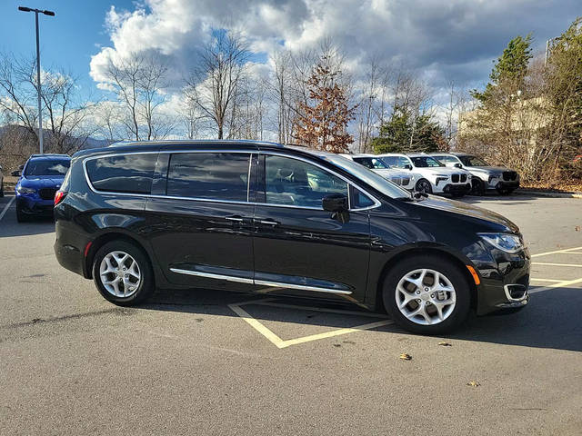 2020 Chrysler Pacifica Minivan Touring L Plus 35th Anniversary FWD photo