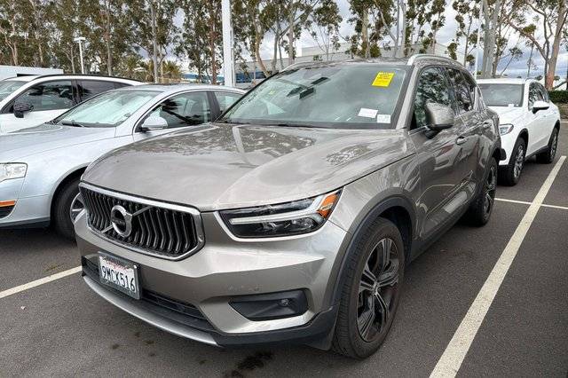 2020 Volvo XC40 Inscription AWD photo