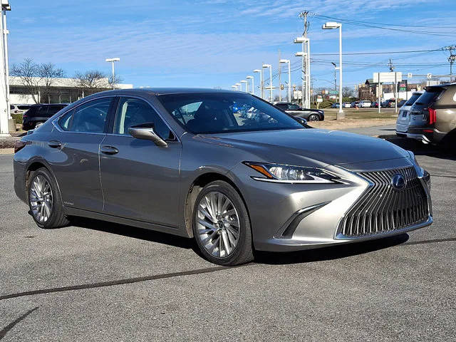 2020 Lexus ES ES 300h Luxury FWD photo