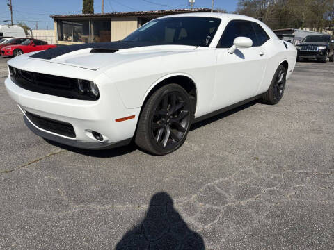 2020 Dodge Challenger SXT RWD photo
