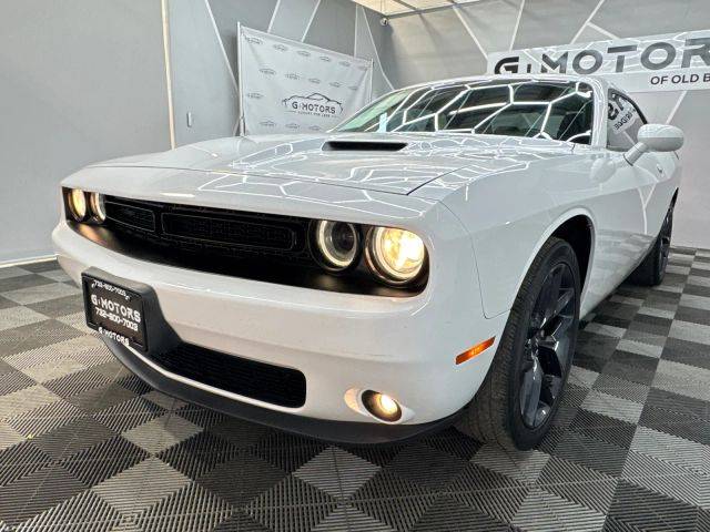2020 Dodge Challenger SXT RWD photo