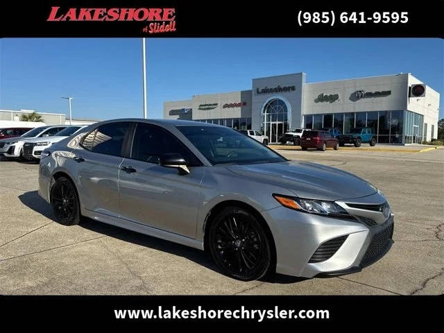 2020 Toyota Camry SE Nightshade FWD photo