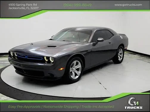 2020 Dodge Challenger SXT RWD photo