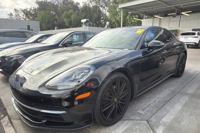 2020 Porsche Panamera 4 AWD photo