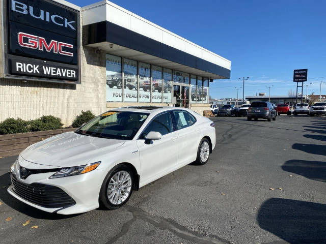 2020 Toyota Camry Hybrid XLE FWD photo