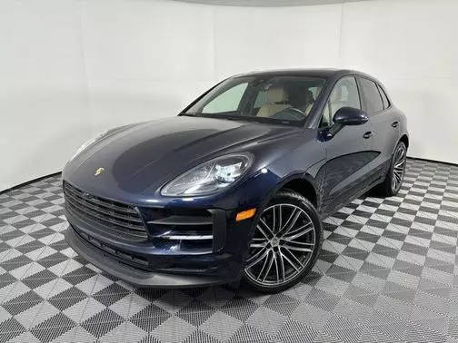 2020 Porsche Macan  AWD photo