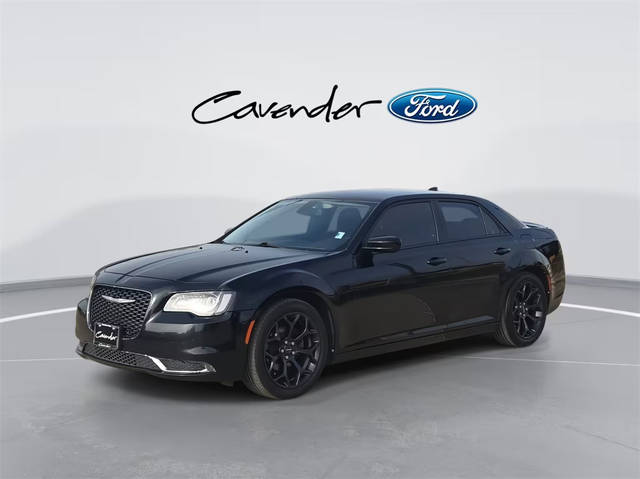 2020 Chrysler 300 Touring RWD photo