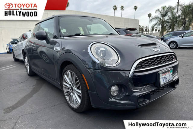 2015 MINI Hardtop 2 Door S FWD photo